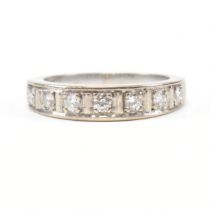 18CT WHITE GOLD & DIAMOND HALF ETERNITY RING