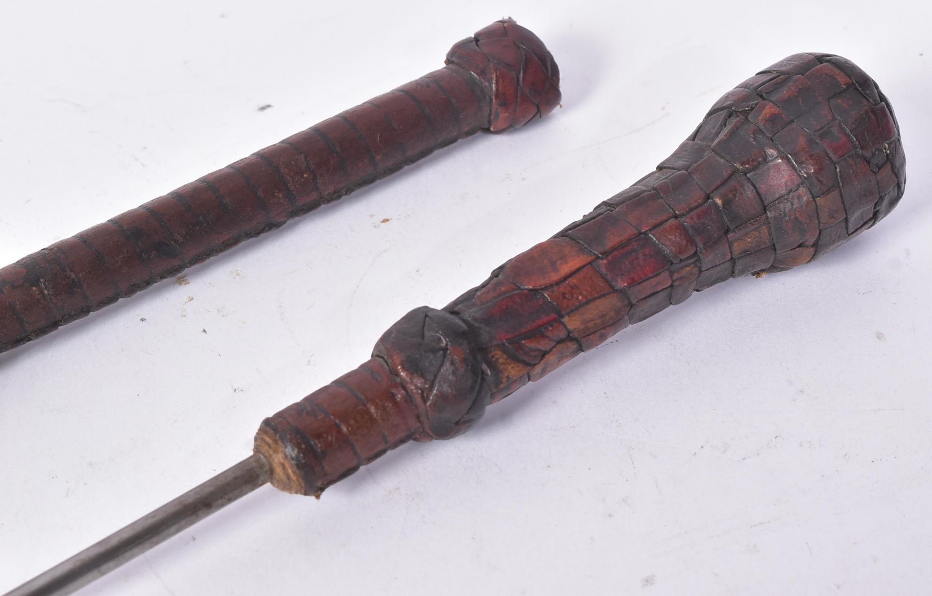 19TH CENTURY EASTERN RIDING CROP WITH CONCEALED BLADE - Image 2 of 4