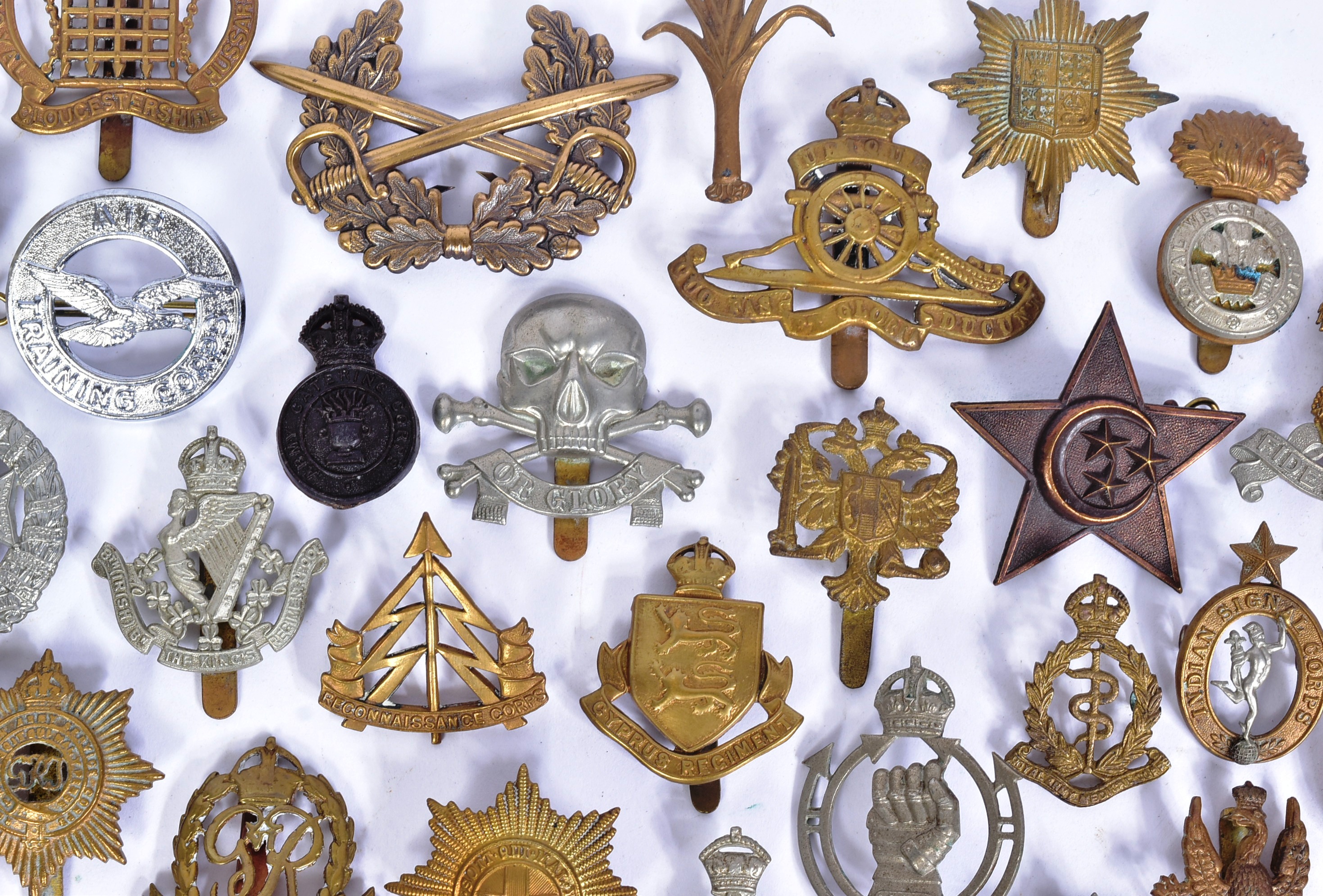 COLLECTION OF ASSORTED BRITISH MILITARY CAP BADGES - Image 5 of 5