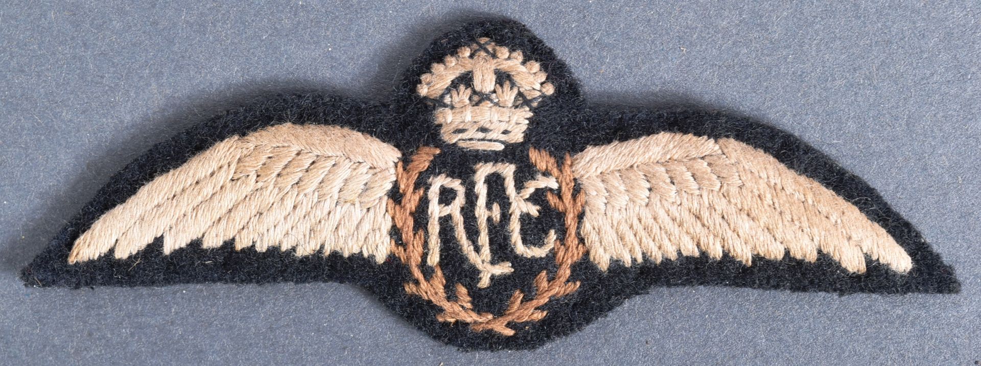 COLLECTION OF ASSORTED RAF ROYAL AIR FORCE BADGES & PATCHES - Bild 9 aus 9