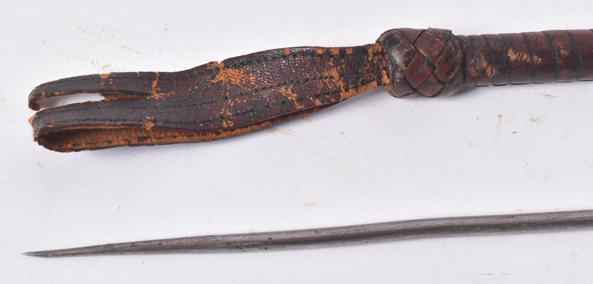 19TH CENTURY EASTERN RIDING CROP WITH CONCEALED BLADE - Image 3 of 4