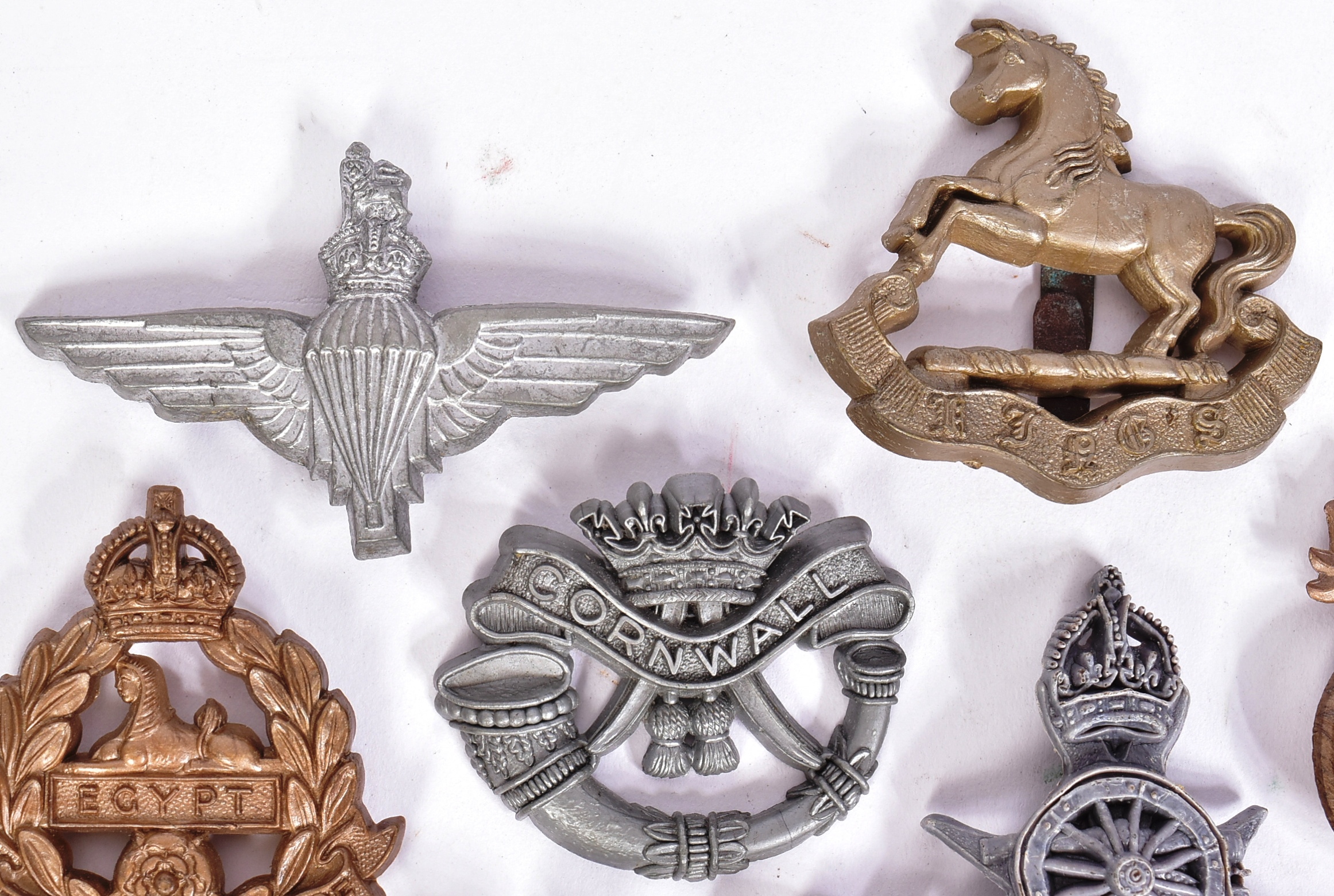 COLLECTION OF WAR TIME ECONOMY CAP BADGES - Image 3 of 7