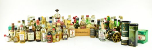 LARGE COLLECTION OF MINIATURE BOTTLES OF SPIRITS AND LIQUEURS