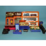 Lima, a boxed goods train set, a Hornby Dublo 4401 TPO Mail Van, (no mail bags), D1 Signal Cabin,