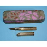 A Wahl Eversharp fountain pen marked 'Solid Gold, Made in USA', with 14k Wahl 2 nib, 9.5cm long, (in