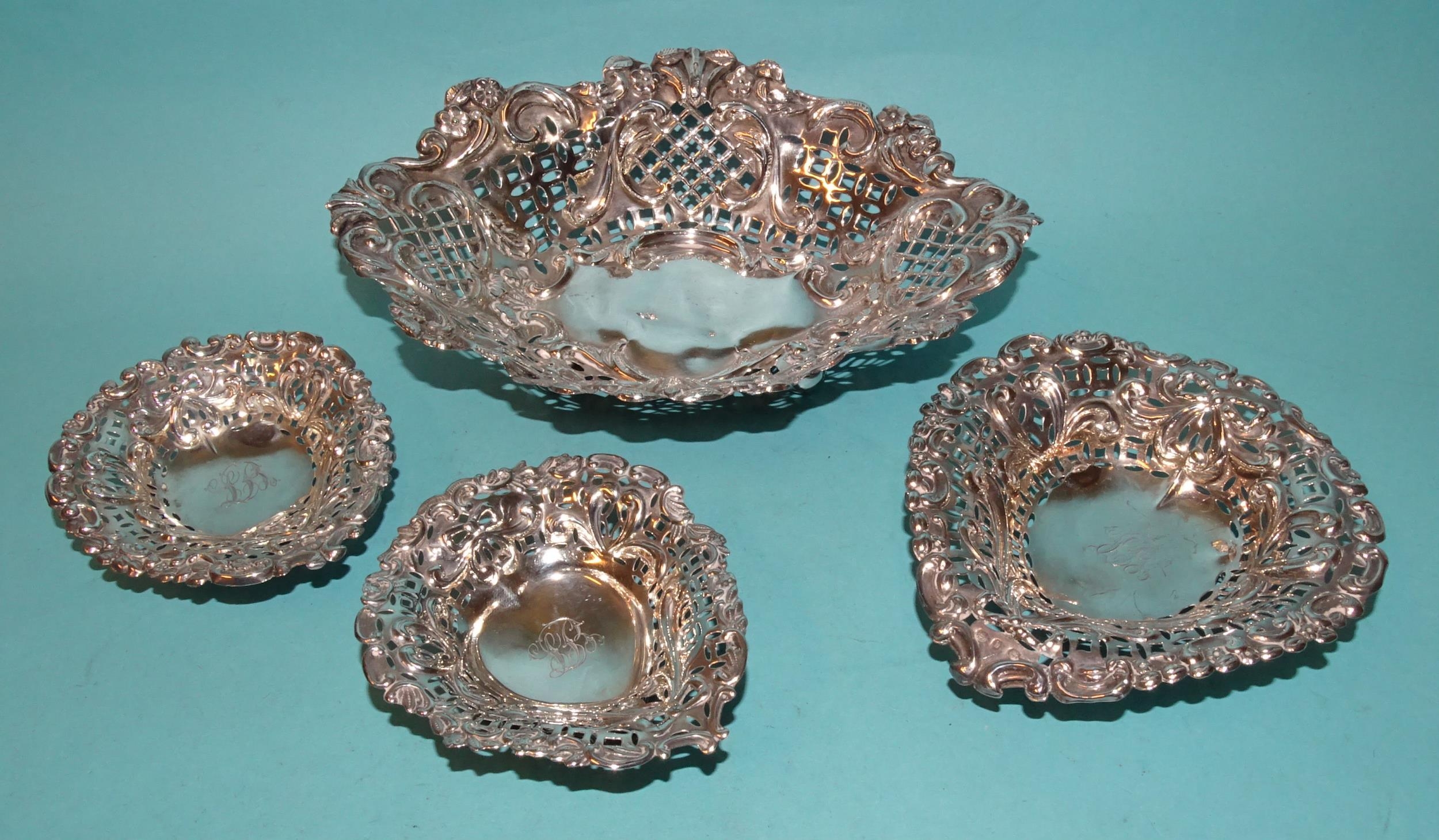 A late-Victorian silver pierced bonbon dish, 18.5 x 13.5cm, Chester 1896, a heart-shaped silver