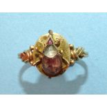 A Georgian gold ring with foiled stone-set scarab beetle motif, unmarked, size P, 2.8g.