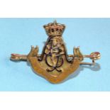 A 9ct gold sweetheart brooch "HMS Duke of Edinburgh", 37mm, 3.3g.