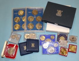 Royal Mint, two United Kingdom proof coin collections, 1985 & 1986, various crowns and other coins.