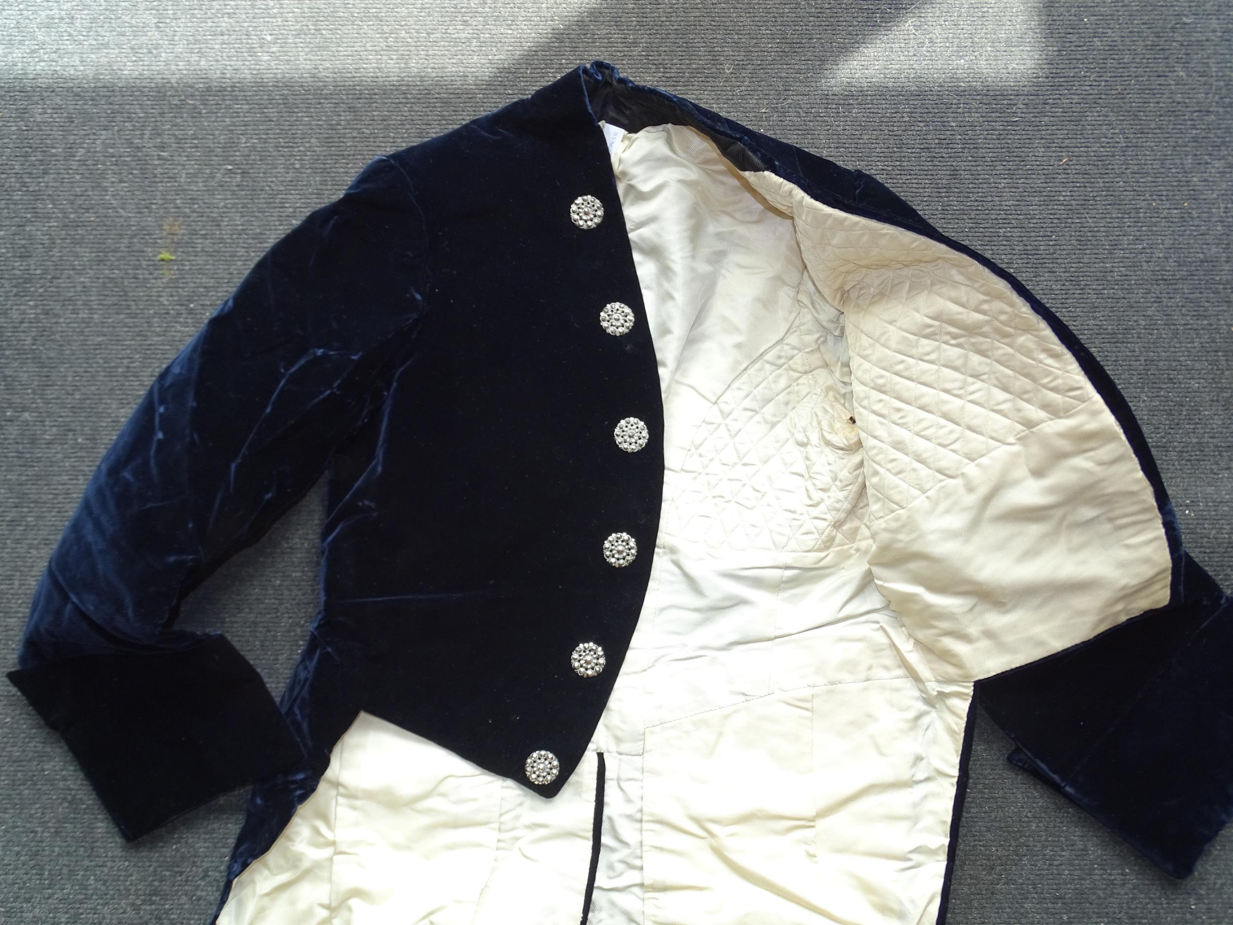 A gentleman's court dress midnight blue velvet tail coat with ivory silk lining and ten cut-steel - Bild 3 aus 3
