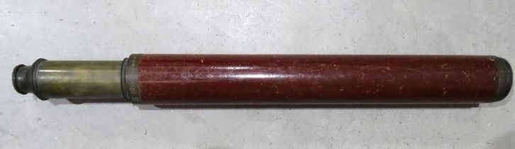 A single-draw mahogany-covered telescope marked T Blunt, London, 89cm extended, 51cm closed.