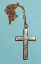 A 9ct gold plain cross pendant on fine curb-link neck chain, 46cm, 5.8g.