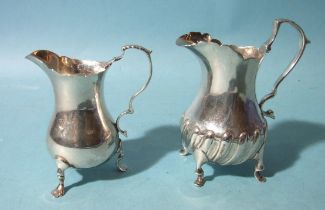 Two small cream jugs, Birmingham 1899 and Sheffield 1890, total weight ___5oz, (2).