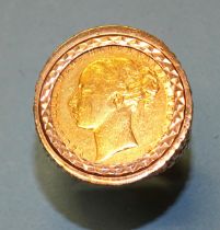 An 1872 sovereign in 9ct gold textured ring mount, size Z, 17.9g.