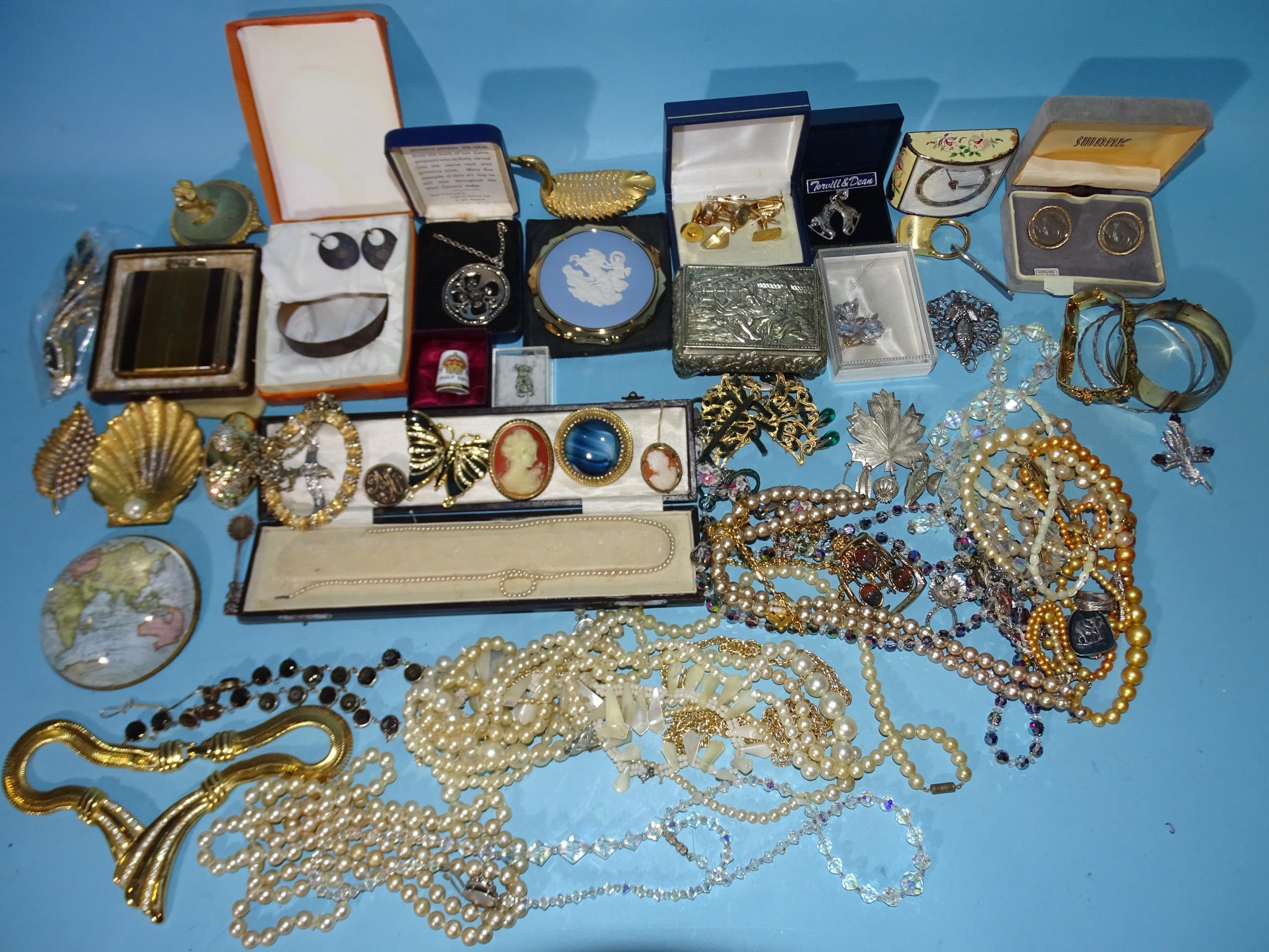 A quantity of costume jewellery, compacts, trinket boxes, etc.