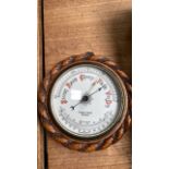 ROUND BAROMETER