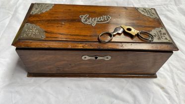 OAK CIGAR BOX & CIGAR CUTTER(AF)