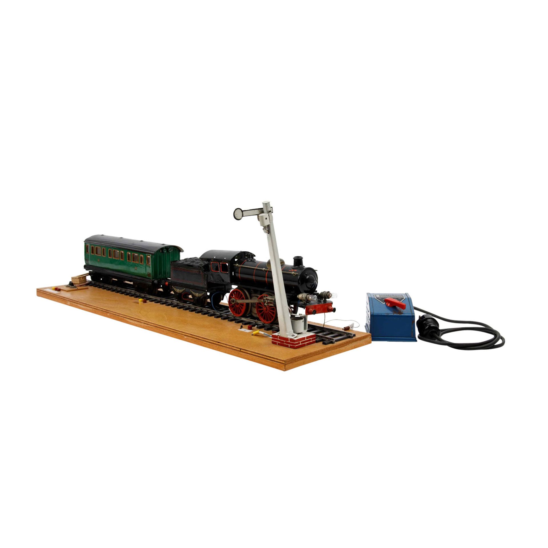 MÄRKLIN 20-Volt-Dampflokomotive 'R 13041' mit französischem Personenwagen, Spur 1,