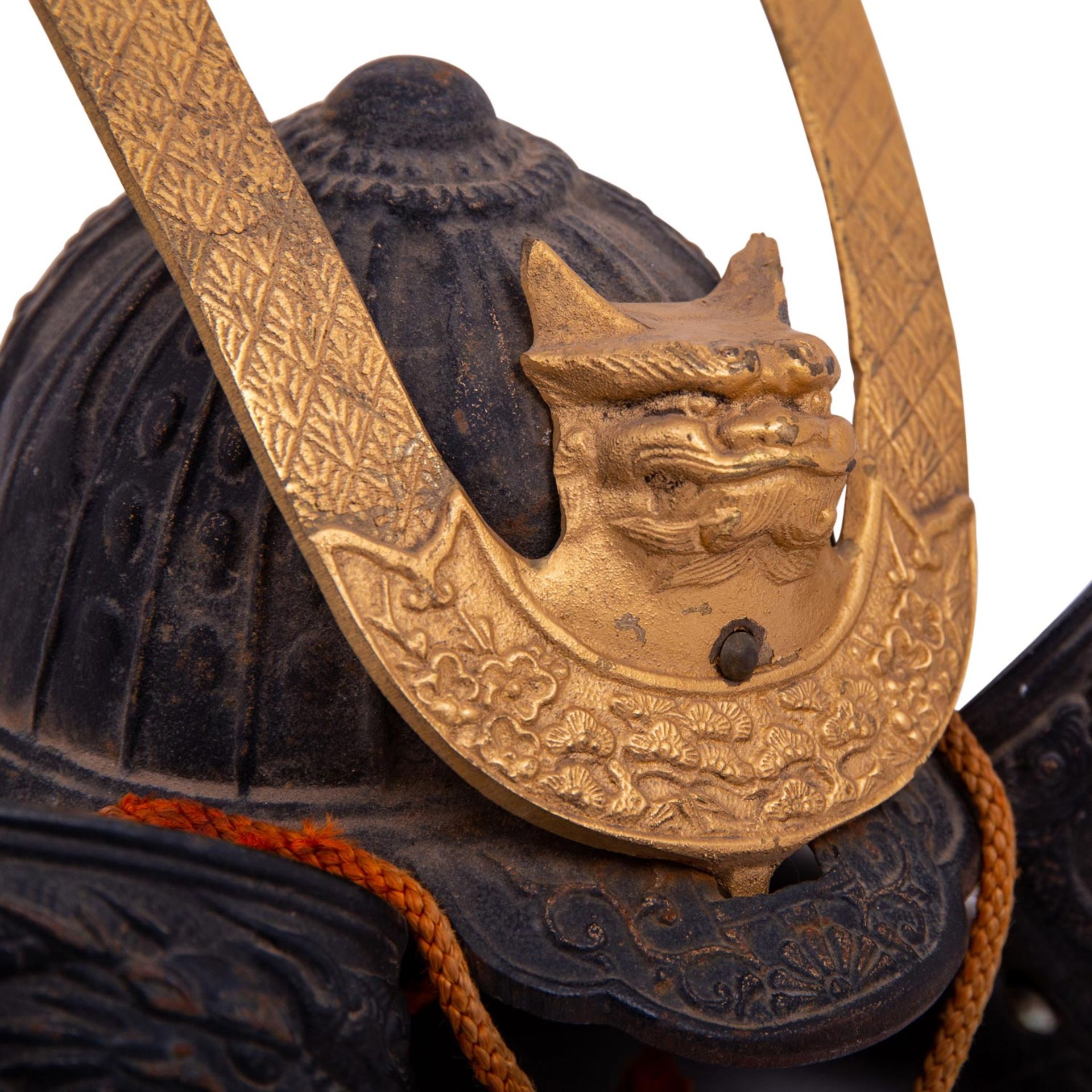 Helm aus Eisen in der Art eines 'Kabuto'-Samurai-Helmes. JAPAN, Meiji-Periode (1868-1912). - Bild 8 aus 10