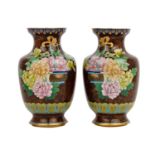 Paar Cloisonné-Vasen. CHINA, 20. Jh.,