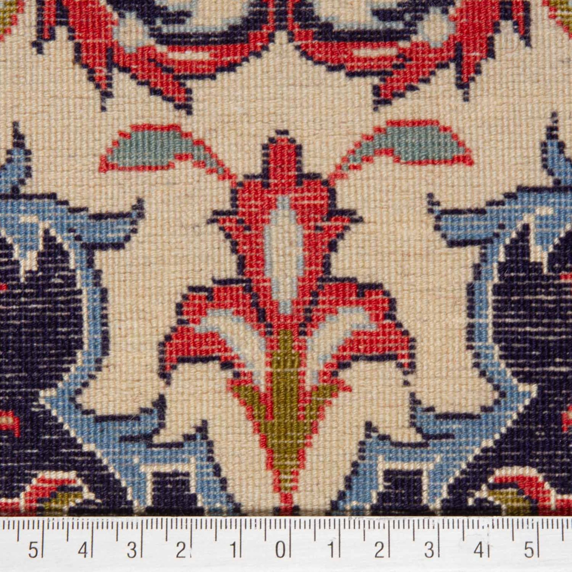 Orientteppich mit Seide. ISFAHAN/PERSIEN, 20. Jh., ca. 166x106 cm. - Bild 6 aus 7
