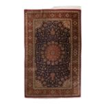 Orientteppich aus Seide. GHOM/IRAN, 20. Jh., 200x132 cm.