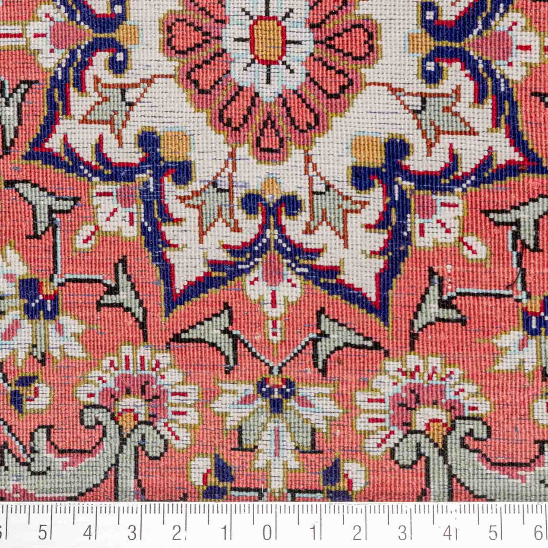 Orientteppich aus Seide. GHOM/IRAN, 20. Jh., 200x132 cm. - Image 4 of 4