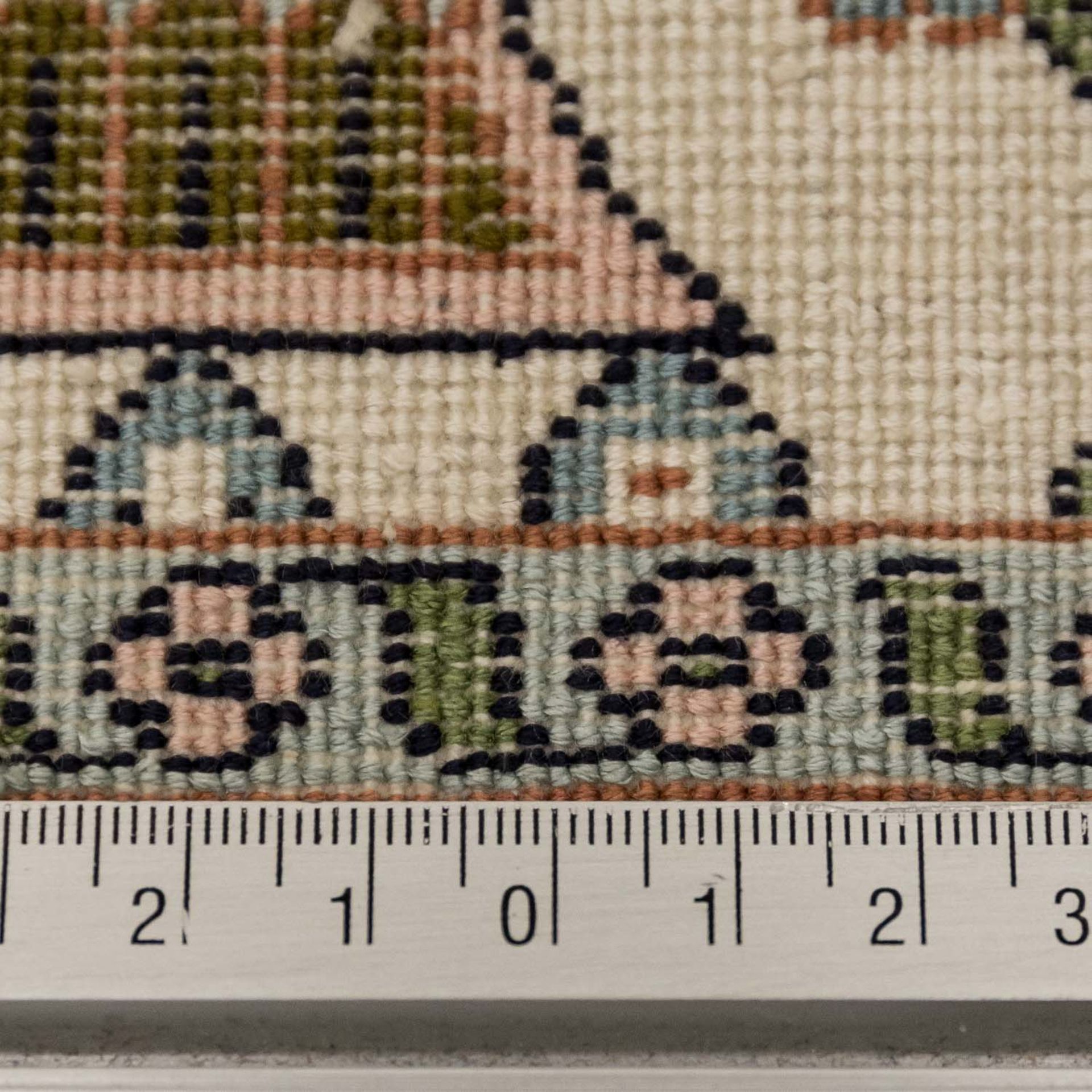 Orientteppich aus Seide. INDIEN, 20. Jh., 125x38 cm. - Image 4 of 4