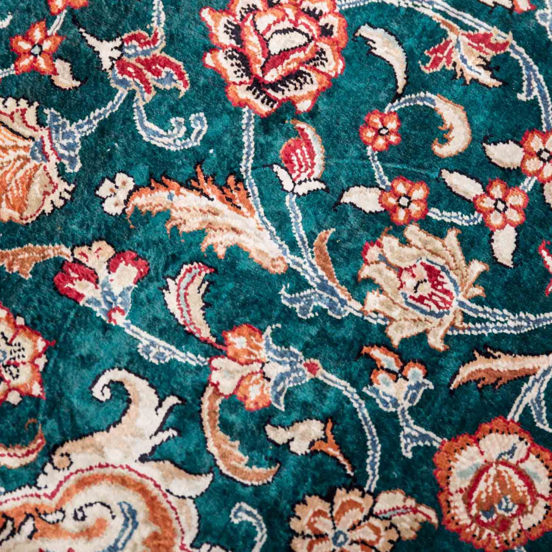 Orientteppich aus Seide. GHOM/PERSIEN, 20. Jh., 192x133 cm. - Image 6 of 8