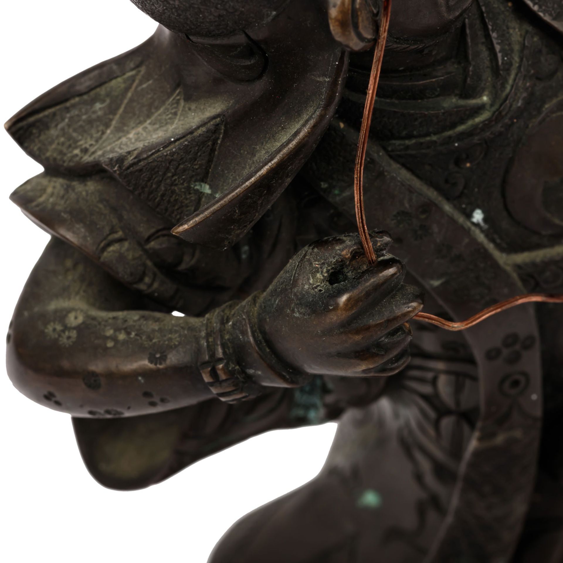 Bronze eines bogenschießenden Samurai-Kriegers. JAPAN, Meiji-Periode. - Image 10 of 12