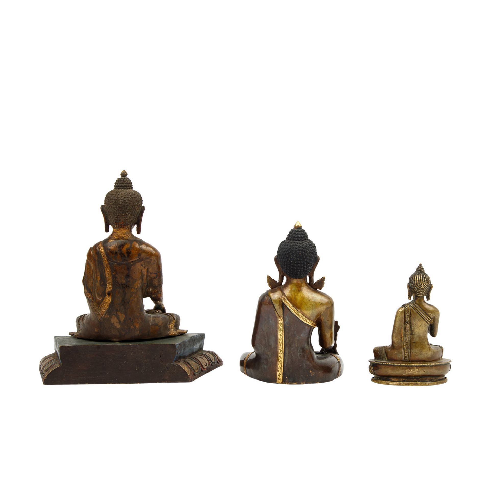 3 Buddha-Statuetten aus Bronze. SINOTIBETSCH, 20. Jh.: - Image 3 of 10