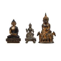 3 Buddha-Statuetten aus Bronze. SINOTIBETISCH, 20. Jh.: