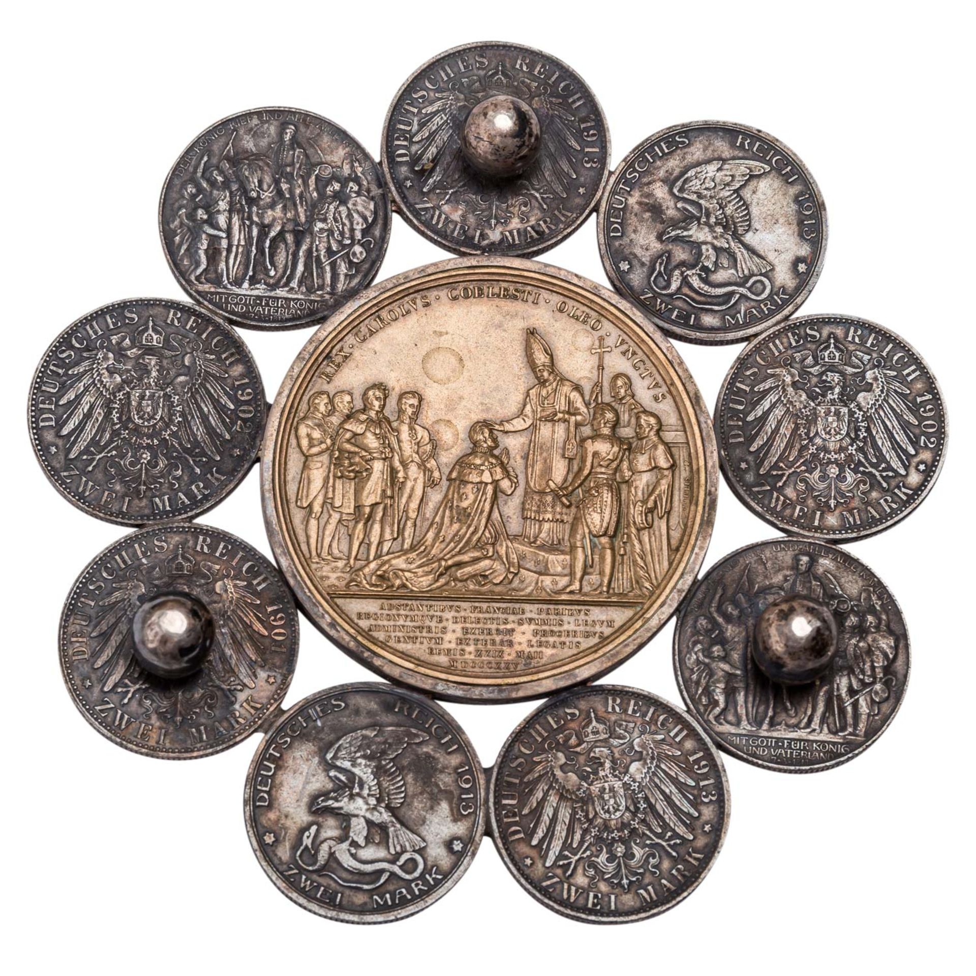 Historischer Untersetzer mit französischer Bronzemedaille und 9x 2-Mark-Münzen aus dem dt. Kaiserrei - Bild 2 aus 2
