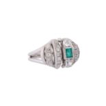 Ring mit Smaragd und Altschliffdiamanten zus. ca. 0,6 ct,