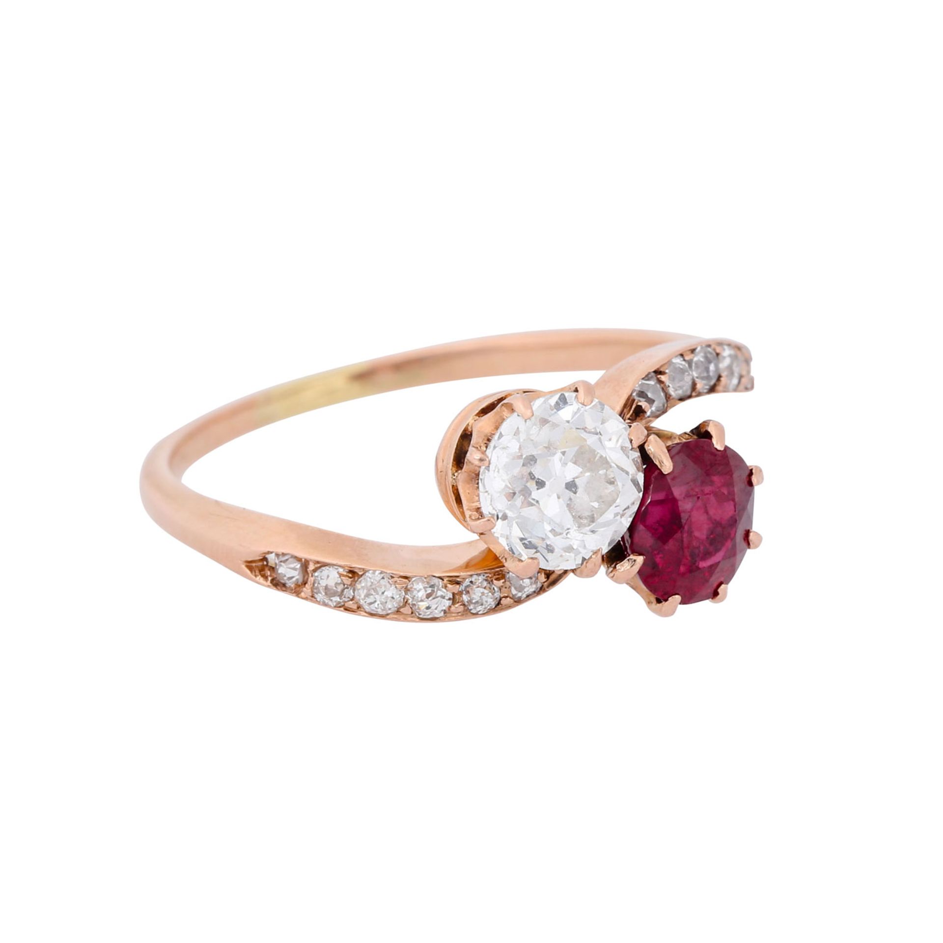 Ring mit Rubin und Altschliffdiamant ca. 0,7 ct,