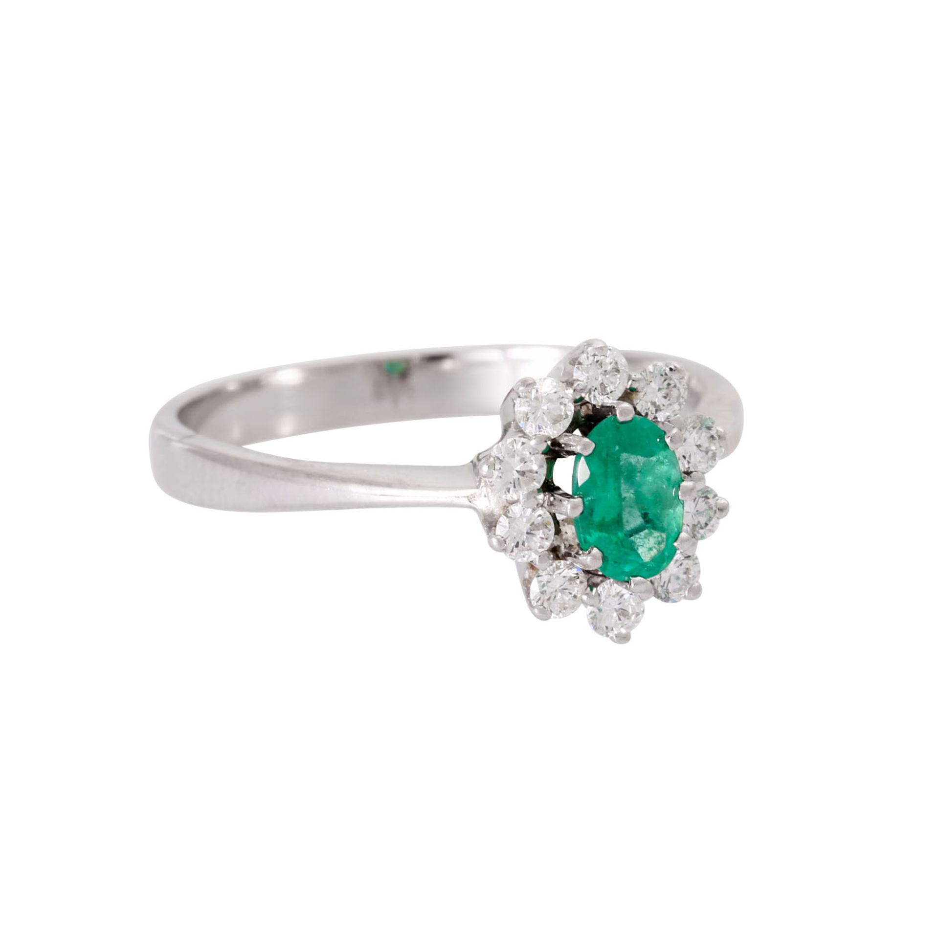 WEMPE Ring mit Smaragd umgeben von 10 Brillanten zus. ca. 0,2 ct,
