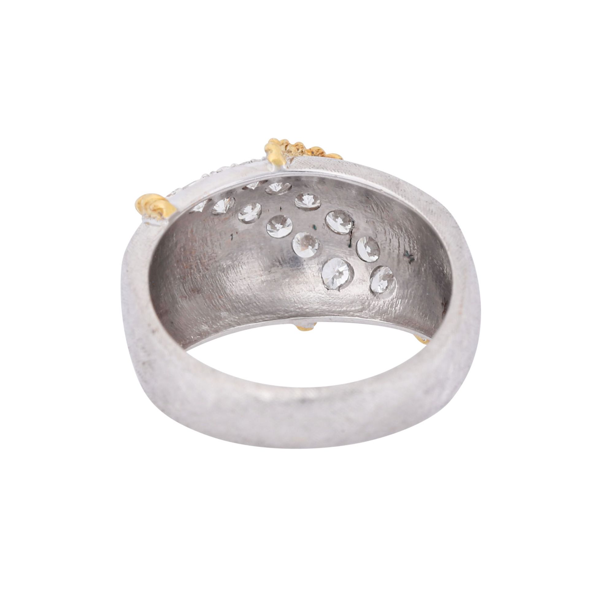 Ring mit Brillanten von zus. ca. 0,72 ct (graviert), - Image 3 of 4