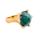 Ring mit rundem Trapiche Smaragd und 6 Achtkantdiamanten