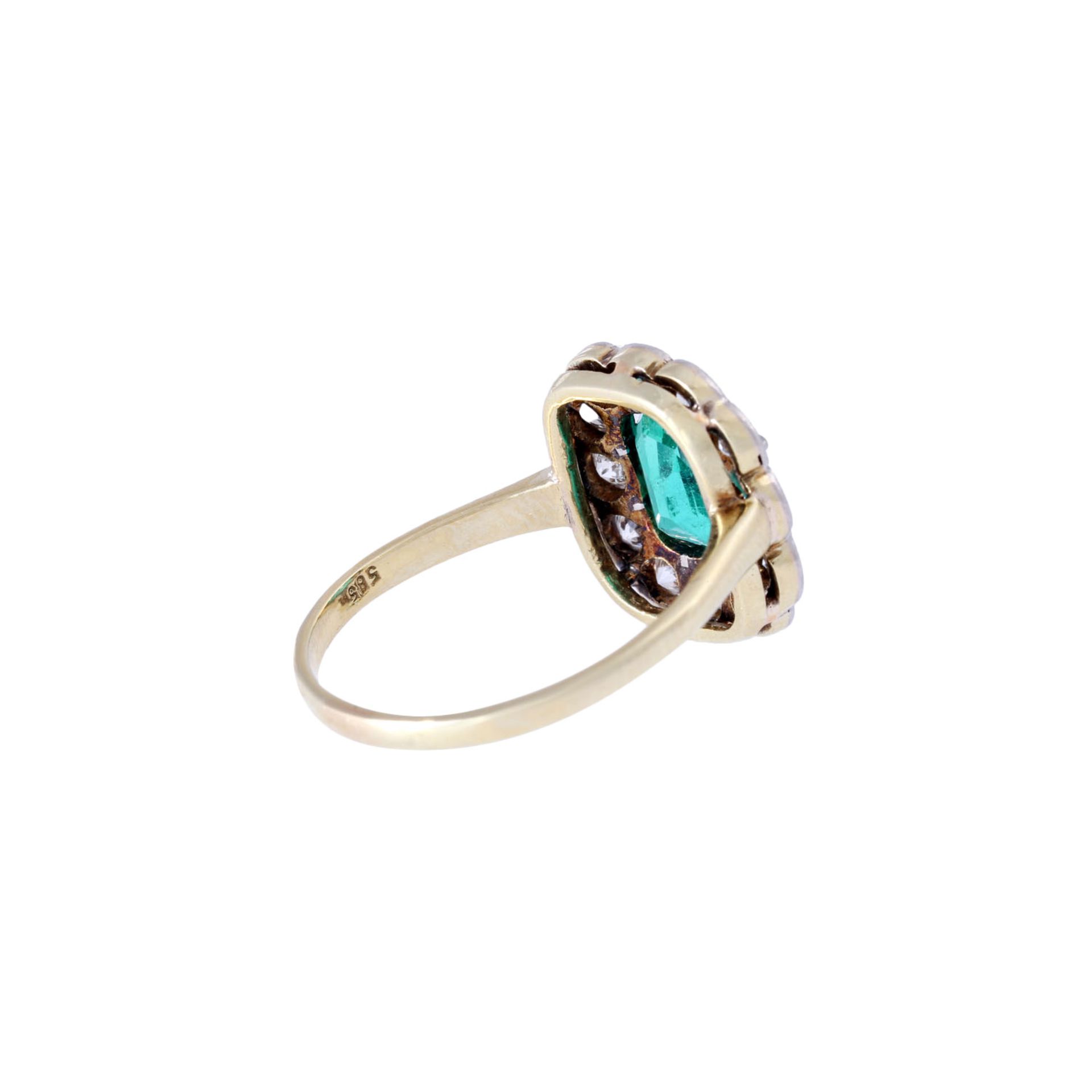 Ring mit feinem Smaragd ca. 2,2 ct und Altschliffdiamanten zus. ca. 1,1 ct, - Bild 3 aus 5