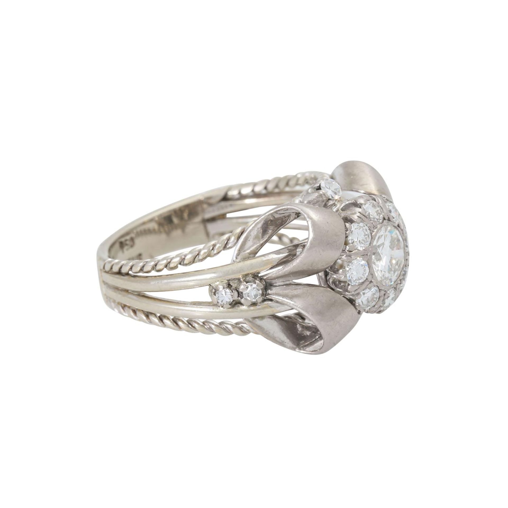 Ring mit Brillant ca. 0,5 ct und weiteren Brillanten und Diamanten,