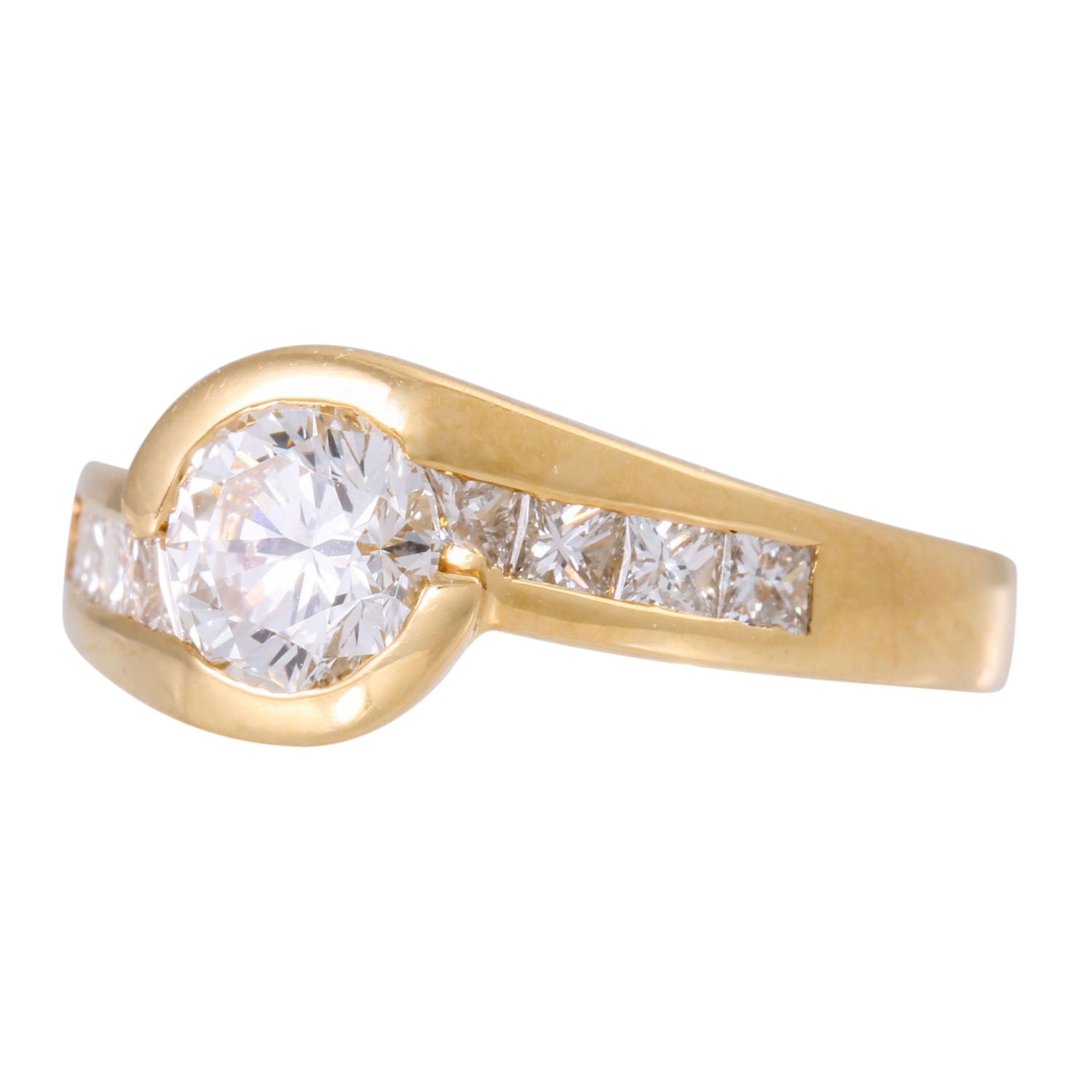 Ring mit Brillant von ca.1 ct und Diamanten zus. ca. 0,65 ct, - Image 4 of 4