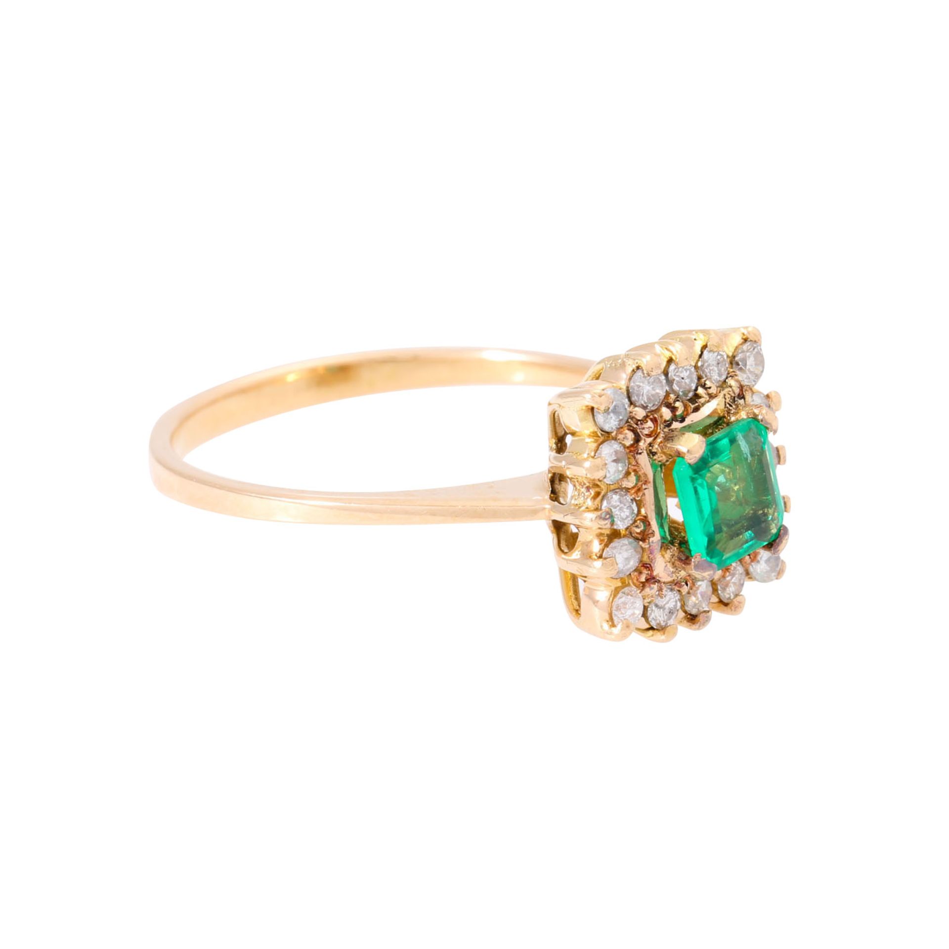 Zierlicher Ring mit Smaragd ca. 0,25 ct umrandet von 16 Brillanten