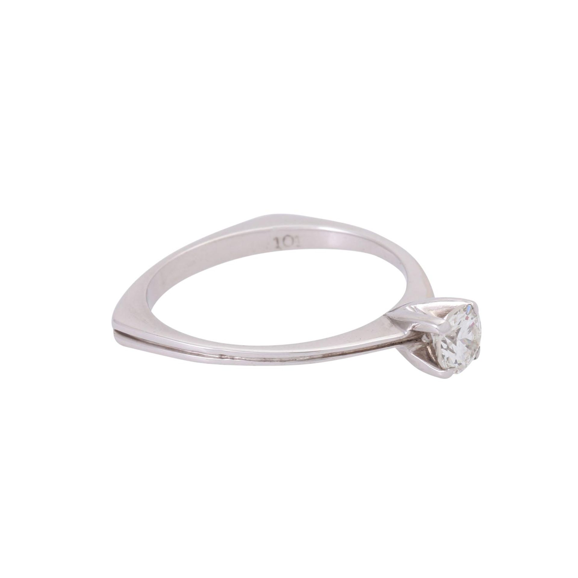 Solitärring mit Brillant von ca. 0,45 ct,