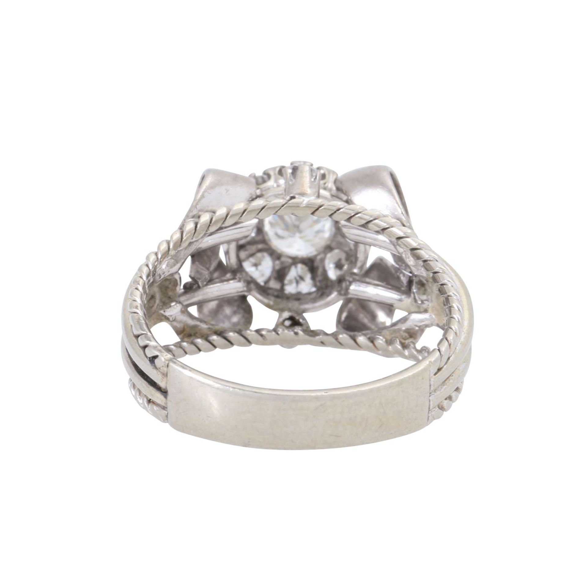 Ring mit Brillant ca. 0,5 ct und weiteren Brillanten und Diamanten, - Image 3 of 4