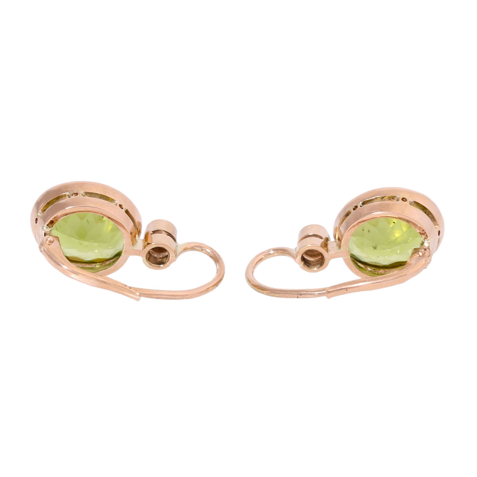 Ohrringe mit oval facettiertem Peridot gekrönt von Brillant, zus. ca. 0,3 ct, - Bild 5 aus 6