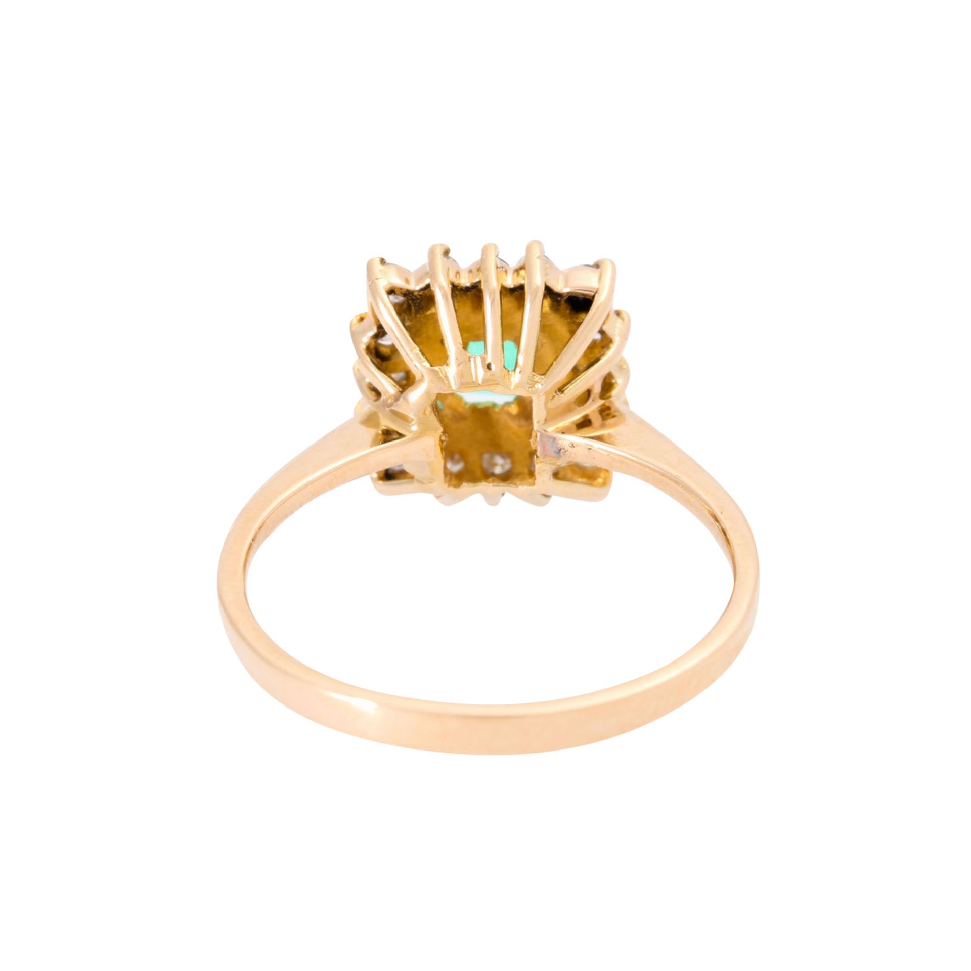 Zierlicher Ring mit Smaragd ca. 0,25 ct umrandet von 16 Brillanten - Bild 3 aus 3
