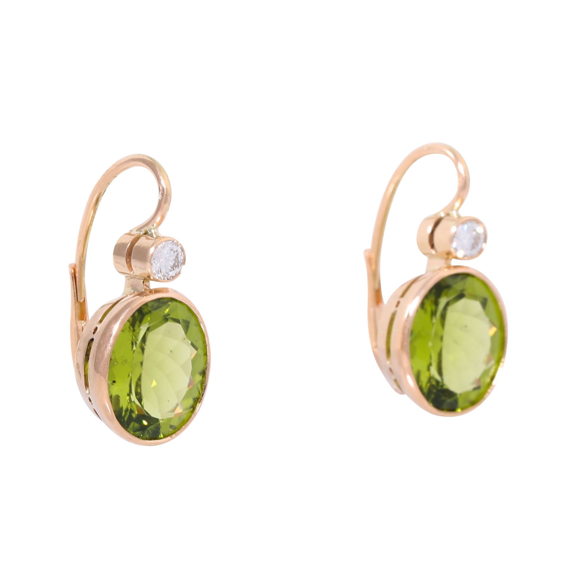 Ohrringe mit oval facettiertem Peridot gekrönt von Brillant, zus. ca. 0,3 ct,