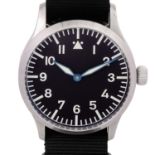 STOWA Flieger "New York" limitierte Herren Armbanduhr. Aus 2013.