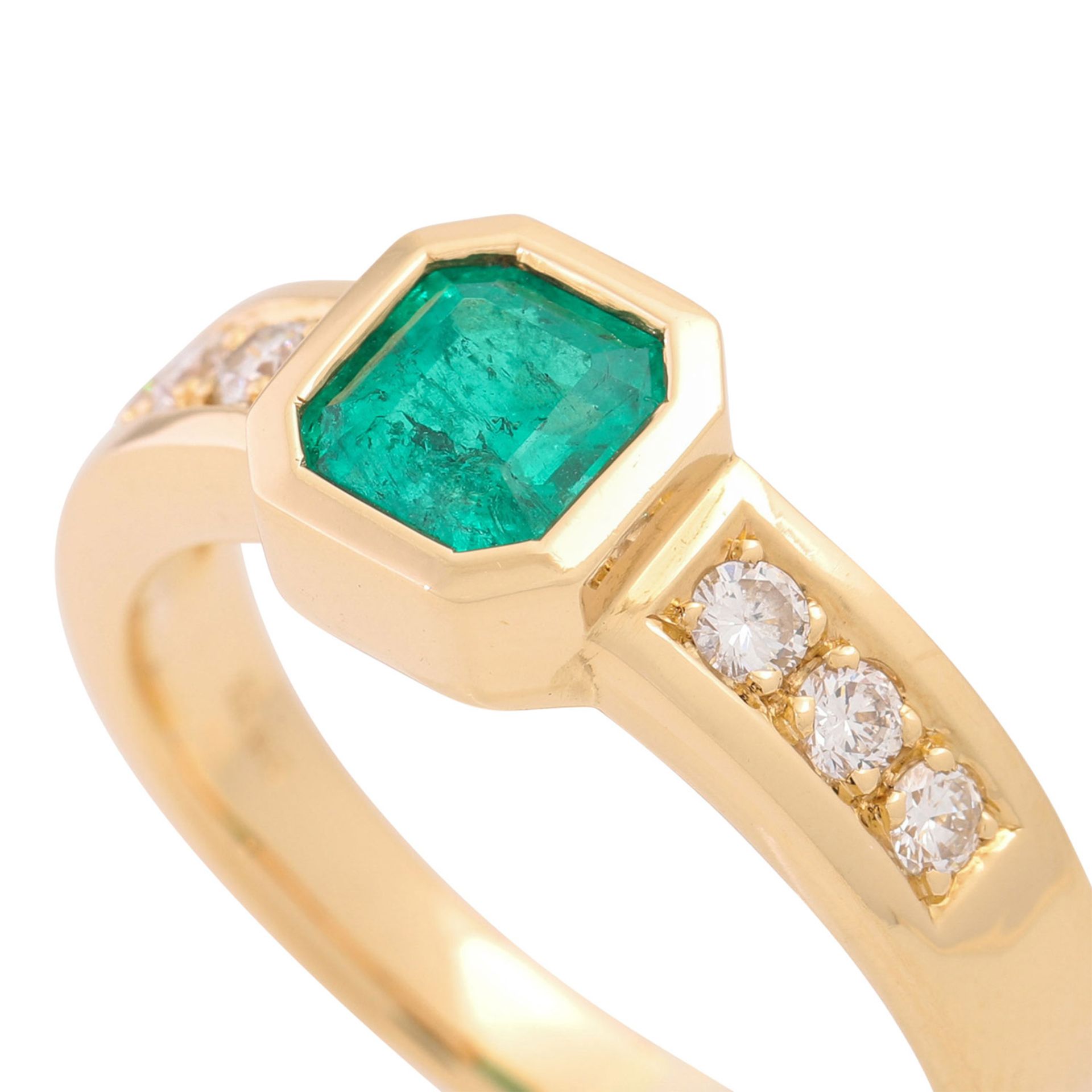 Ring mit Smaragd ca. 1 ct und Brillanten zus. ca. 0,3 ct,  - Bild 4 aus 4