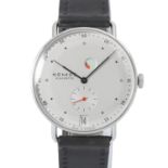 NOMOS Metro Gangreserve Herren Armbanduhr, Ref. 1101. Full Set aus 2015.